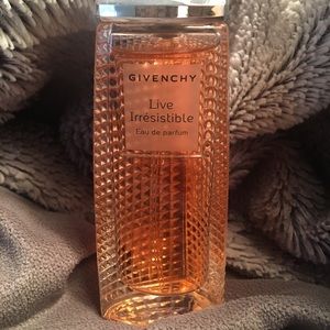Givenchy “Live Irresistible” parfume